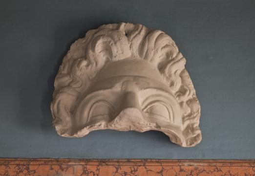 Die Jupitermaske im Brückenzimmer von Goethes Wohnhaus